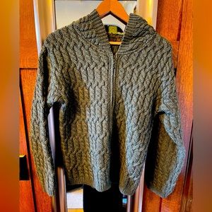 Inis Craft hooded zipper sweater size medium.